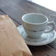 画像1: コーヒーカップと珈琲豆（茶の線） (1)