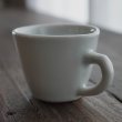 画像5: コーヒーカップと珈琲豆（シンプルな白） (5)