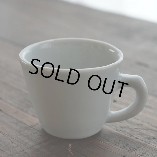 画像4: コーヒーカップと珈琲豆（シンプルな白） (4)